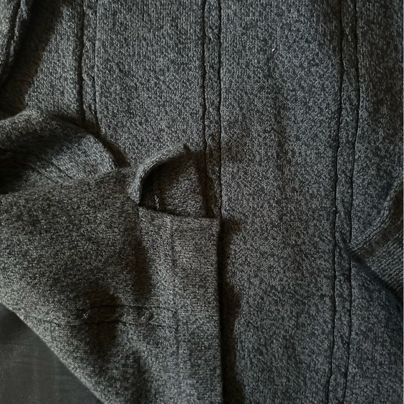 NWT Geoffrey Beene Cotton Dark Grey V Neck Sweater Medium - Picture 7 of 11